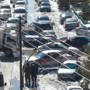 قرار حكومي: الدوام يوم الثلاثاء اعتباراً من الساعة 11 لجميع المدارس و الجامعات و الدوائر الرسمية 