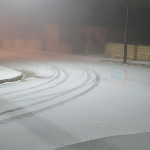 بالصور | بدء تساقط الثلوج في مرتفعات الرشادية الآن