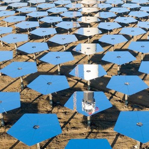 الصين تفاجئ العالم بتقنية ثورية لتوليد الكهرباء في الفضاء وإرسالها للأرض