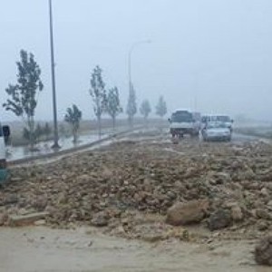 السيول الجارفة تعزل جنوب المملكة
