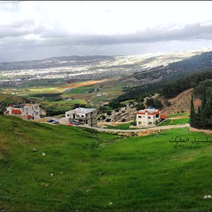 طقس الأربعاء: أجواء باردة مع زخات مطرية 