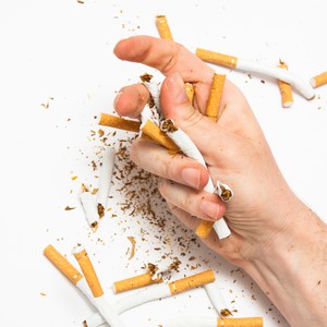  200 ريال غرامة للمدخنين داخل الجهات الحكومية وساحات المساجد