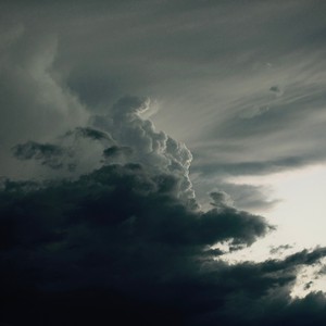 الأردن | زخات متقطعة من الأمطار تتركز شمالاً هذه الليلة وقد تمتد بشكل أضعف لبعض مناطق الوسط ومرتفعات الجنوب فجراً