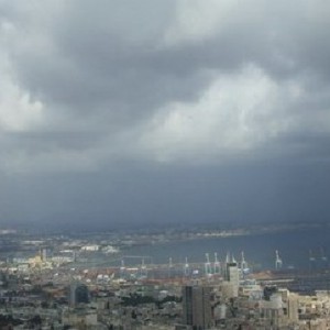 زخات متفرقة من المطر على أجزاء من البلاد نهار السبت وانخفاض على درجات الحرارة