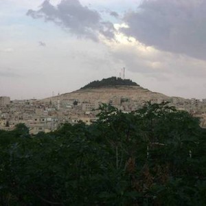 إرتفاع درجات الحرارة الأحد والإثنين واستمرار فرصة هطول زخات رعدية من المطر في أجزاء مُتفرقة 