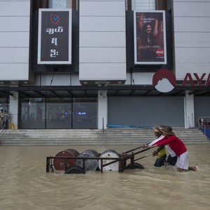 بالصور.. نزوح 430 ألف شخص جراء الفيضانات في ميانمار