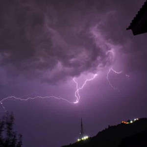 وفاة 65 شخصًا على الأقل شمال الهند بسبب البرق..بعضهم كان يلتقط صور سيلفي