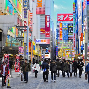 شركات يابانية تصُنع "روبوتات" للترجمة في خدمة السياح