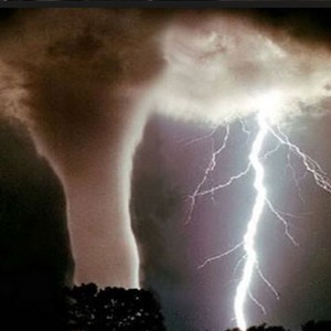 حوالي 1300 اعصار.. موجة غير مسبوقة من الأعاصير المدمرة تضرب أمريكا