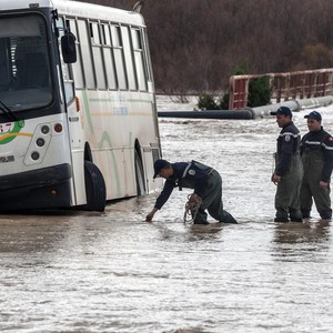 فيضانات في تونس تتسبب بعزل أحياء سكنية