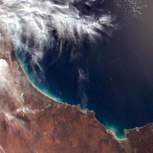 رائد فضاء مبتدئ يشرك الناس في رحلته عبر تويتر