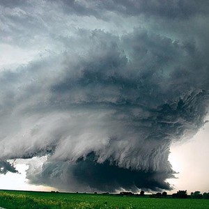 قتيلان ومئات الجرحى في البرازيل جراء إعصار مدمر