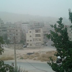 احتمالية هطول زخات رعدية من المطر ودرجات الحرارة حول معدلاتها السنوية