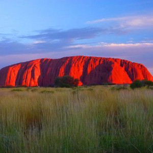 صخرة أولورو .. أحد عجائب الطبيعة في استراليا – شاهد الصور