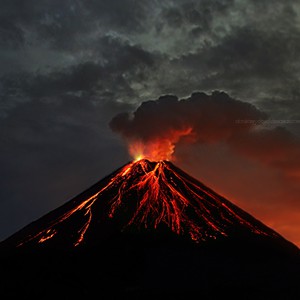 إندونيسيا.. إغلاق 3 مطارات بسبب ثوران بركان "رنجاني"