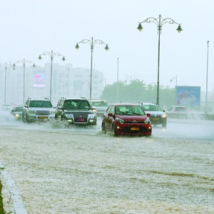 سلطنة عُمان | كميات كبيرة من الأمطار سُجلت خلال منخفض المونسون وولاية طاقة تسجل 200 ملم من الأمطار