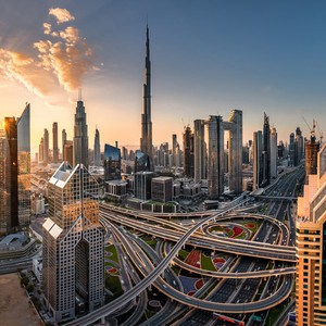 الإمارات | طقس صيفي حار الجمعة والسبت وظهور للسحب المنخفضة شرقاً