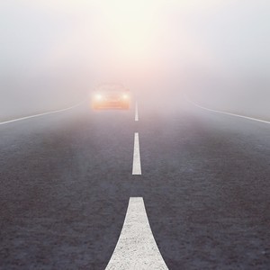 الدمام  | تنبيه من موجة ضباب كثيفة تترافق بانعدام للرؤية الأفقية فجر وصباح السبت