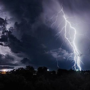 العراق | طقس غير مستقر وأمطار رعدية تطال مناطق واسعة وتحذيرات من السيول  