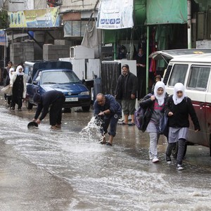 قطاع غزة : أمطار غزيرة على فترات يومي السبت والأحد وتوقعات بتشكل السيول