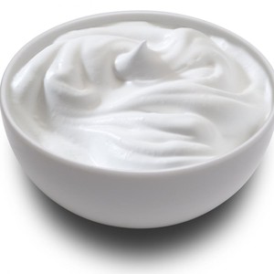 قبل أن يحل الشتاء.. احموا أطفالكم بالزبادي