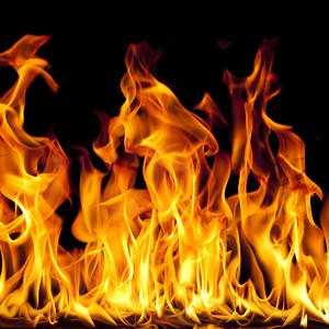 شاهد انفجار وحريق المستشفى الوطني في المدينة المنورة نهار اليوم الثلاثاء