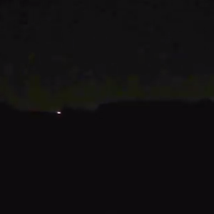 بالفيديو : صاعقة تضرب منطقة راس الخيمة