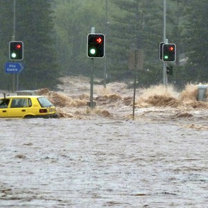  بالفيديو: فيضانات عارمة بولاية ميشيغان في أمريكا  