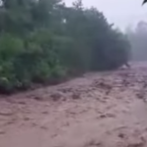 وفاة 11 شخصًا جراء سيول وفيضانات جارفة شمال شرق ايران