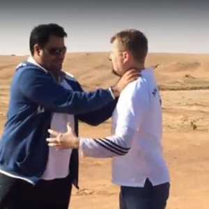 بريطاني يتحدى شاب سعودي بلعبة الكاراتيه.. شاهد النتيجة