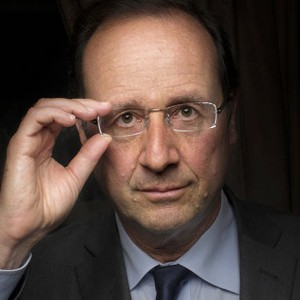 شاهد كيف فاجأ هذا الصحفي السعودي الرئيس الفرنسي هولاند بلغته الفرنسية 