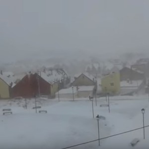 الثلوج تزور مدينة إفران المغربية من جديد (فيديو)