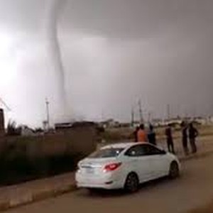 مشهد نادر من العراق لإعصار قمعي ضرب محافظة ميسان