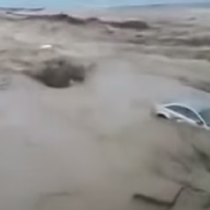 بالفيديو: فيضانات عارمة تجتاح أجزاءً من جنوب إيطاليا