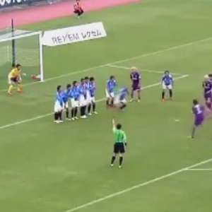 هدف من ضربة حرة مُباشرة يحقق أكثر من مليون مشاهدة في يوم واحد  ! 