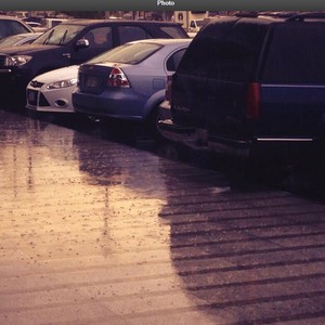 أولى الصور لأمطار جدة صباح الأحد 