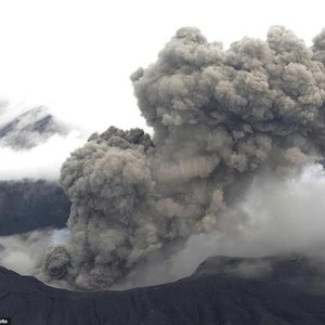 بالفيديو: شاهد لحظة ثوران بركان آسو الشهير في اليابان