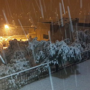 صور : تساقط كثيف للثلوج ليلة الخميس و تراكمات سريعة