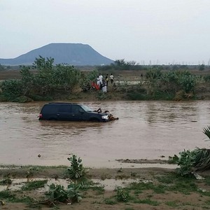 بالفيديو: أمطارغزيرة ورياح شديدة على جازان