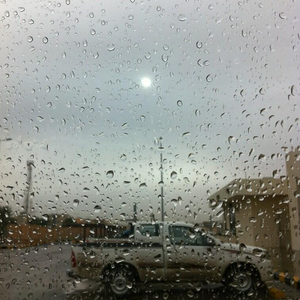 بالصور : طقس بارد و تساقط الأمطار على الجوف و أجزاء من تبوك