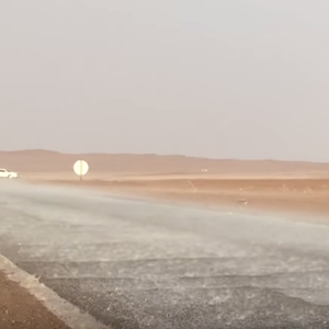 بالفيديو : أمطار تبوك يوم الأحد 