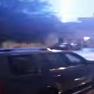 مكة المكرمة.. سيول وصواعق تضرب بالقرب من المنازل