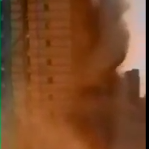 ِشاهد بالفيديو لحظة انهيار برج المنصور في مكة المكرمة والمكون من 15 طابق 