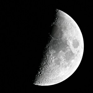 بالصور : شاهد كيف يُمكنك استخدام القمر كآلة لاحتساب الزمن 