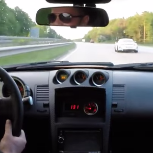 نتيجة غير متوقعة لسباق بين 3 سيارات إحداها "بورش"   