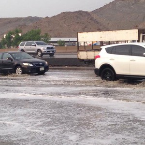 بالصور : الأمطار تزور منطقة مكّة لليوم الثاني على التوالي مع اقتراب الحج