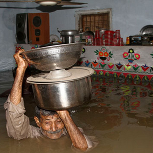 مأساة حقيقية في باكستان جراء الفيضانات 