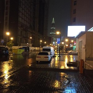 بالصور: تساقط الأمطار على الرياض لأول مرة هذا الموسم