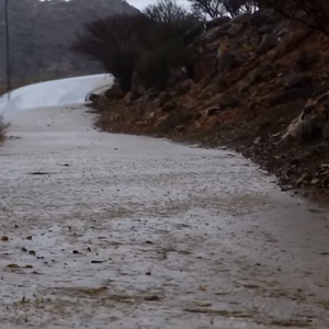 عاصفة أمطار وبرد ديار بني سعد جنوب الطائف نهار السبت