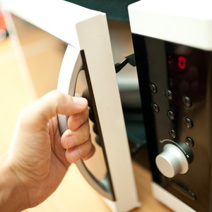 Comment fonctionne le micro-onde ?